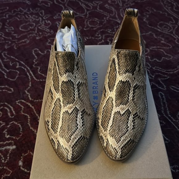 🍀Lucky Brand Lenci leather low ankle bootie🍀 - Picture 5 of 7